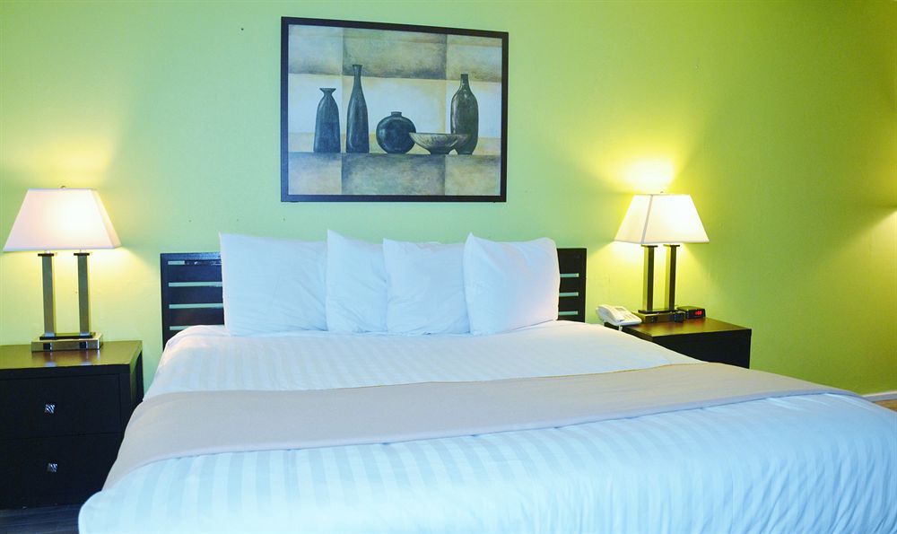 Travelodge By Wyndham Lincoln Northeast Ngoại thất bức ảnh